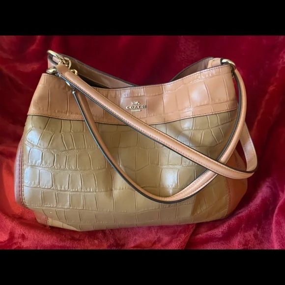 Coach Purse - Designer Bag - Picture 1 of 4